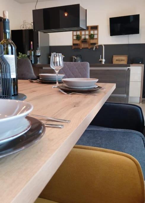 Holiday&Suite Klanac Vir Luaran gambar