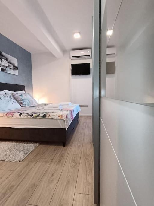 Holiday&Suite Klanac Vir Luaran gambar